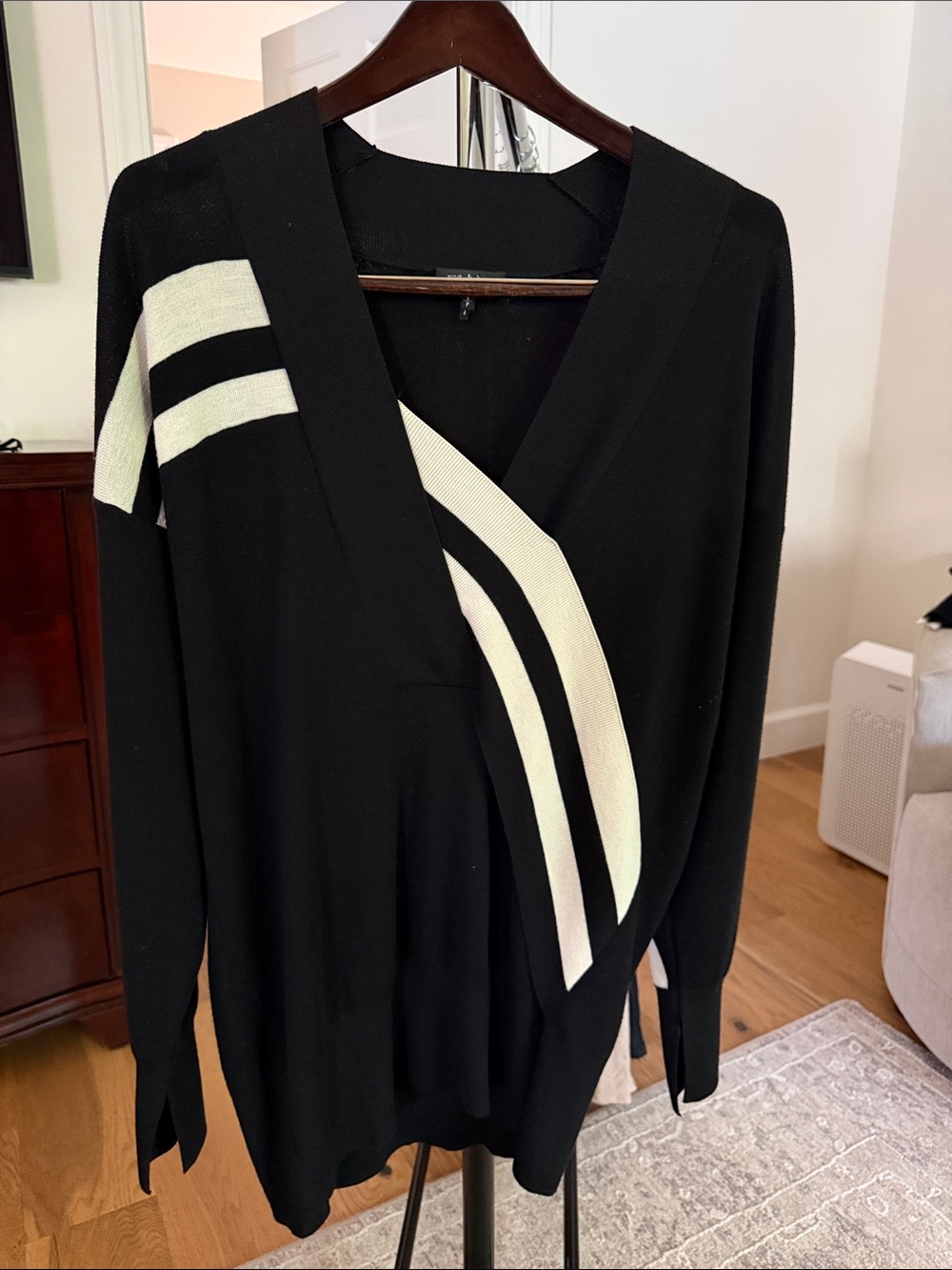 rag & bone Black V-Neck Sweater Ivory Stripe Accents small lightweight EUC